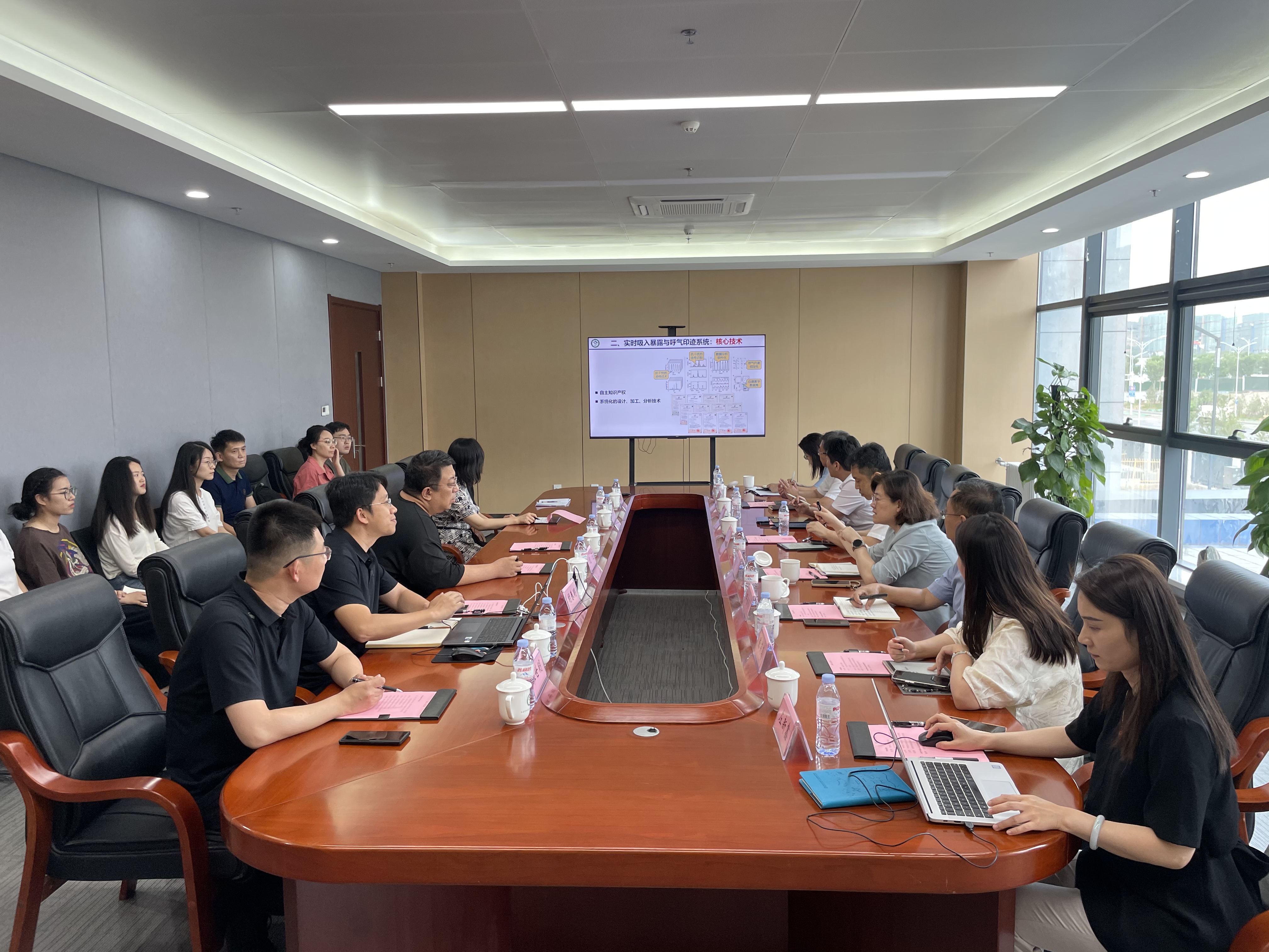 济南高新区管委会刘松一行调研齐鲁中科泰山生态环境研究院